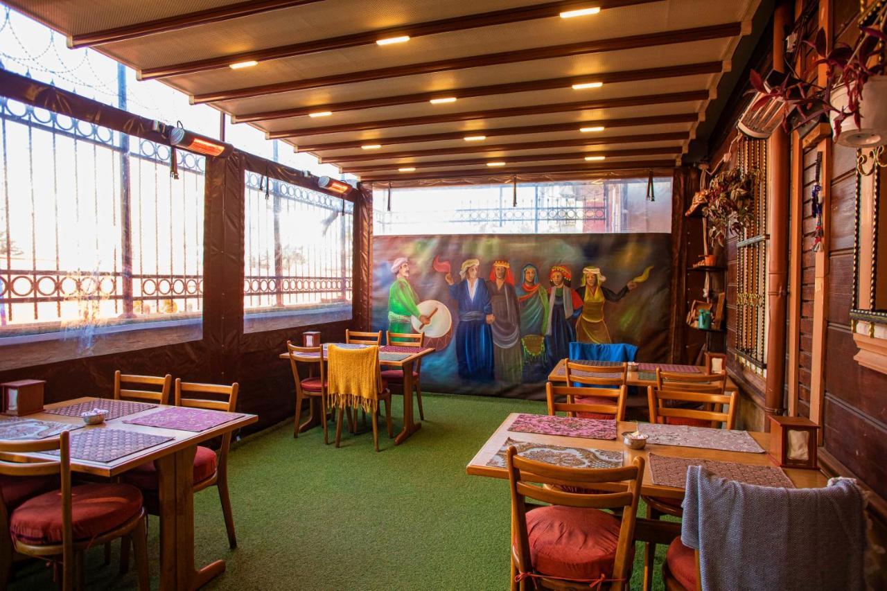 April Hotel Istanbul Exterior photo